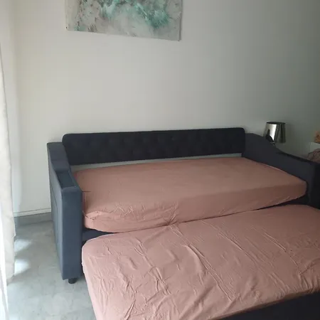 F1 Proche Du Tramway Et Plages *