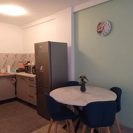 Apartment F1 Pres Tramway Et