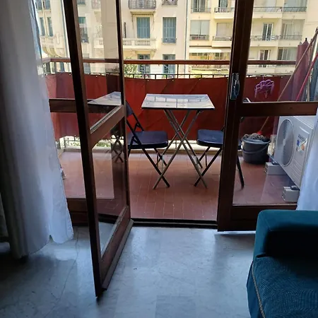 Appartamento F1 Proche Du Tramway Et Plages Nizza
