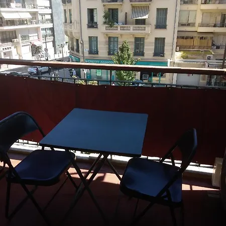 F1 Pres Tramway Et Apartment *