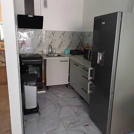Apartment F1 Pres Tramway Et